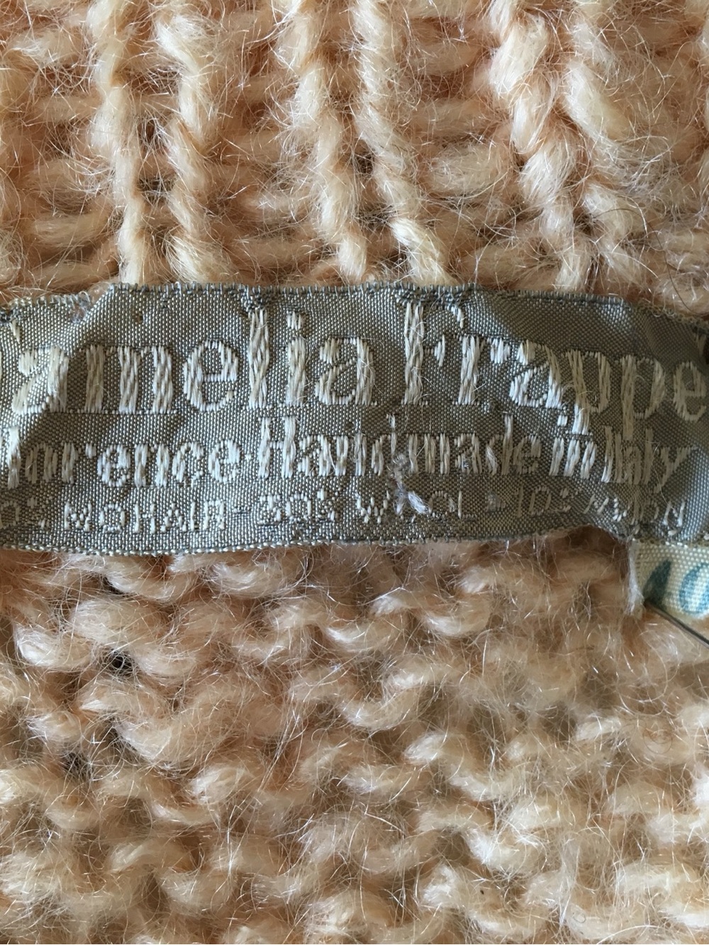 VINTAGE 1960’s 
          HAND KNIT ITALIAN SWEATER - Picture 4 of 4